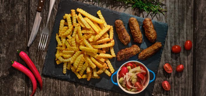 Ajoyib kechki ovqat uchun retsept - AVIKO Zig Zag, panjara javobi va bahor salati